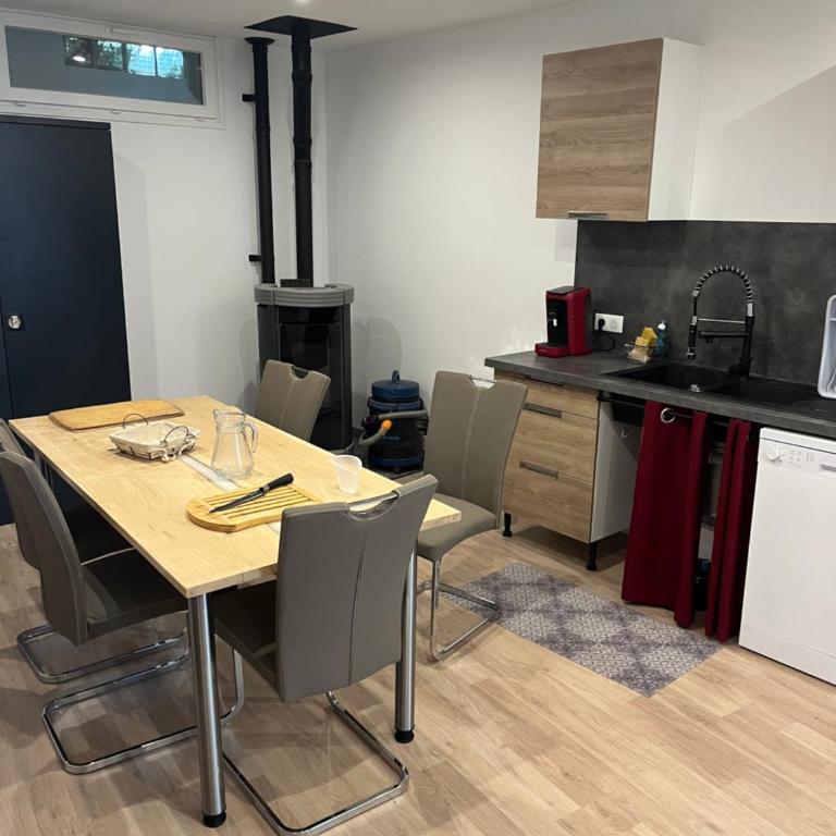 Appartement T4 140 m2 spacieux et calme pour 8 personnes - Appartement 3 Chambres - 11
