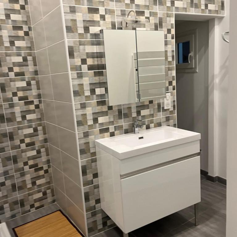 Appartement T4 140 m2 spacieux et calme pour 8 personnes - Appartement 3 Chambres - 30