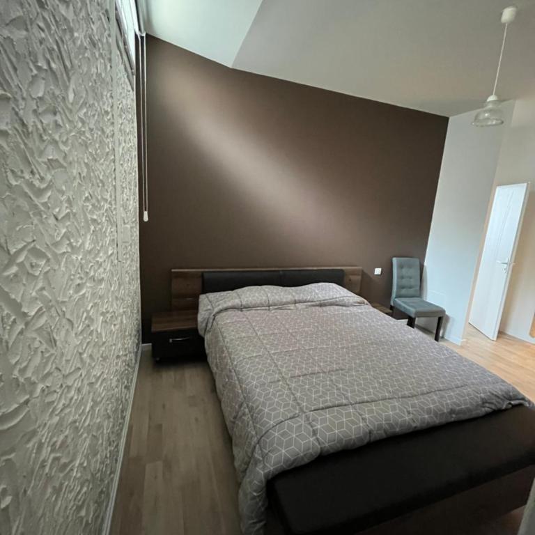 Appartement T4 140 m2 spacieux et calme pour 8 personnes - Appartement 3 Chambres - 28