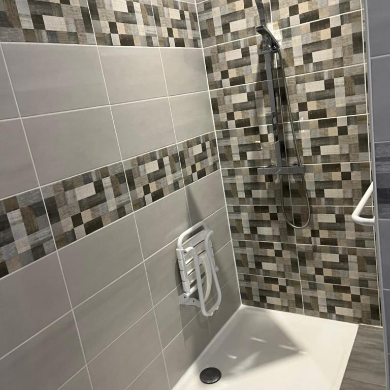 Appartement T4 140 m2 spacieux et calme pour 8 personnes - Appartement 3 Chambres - 24