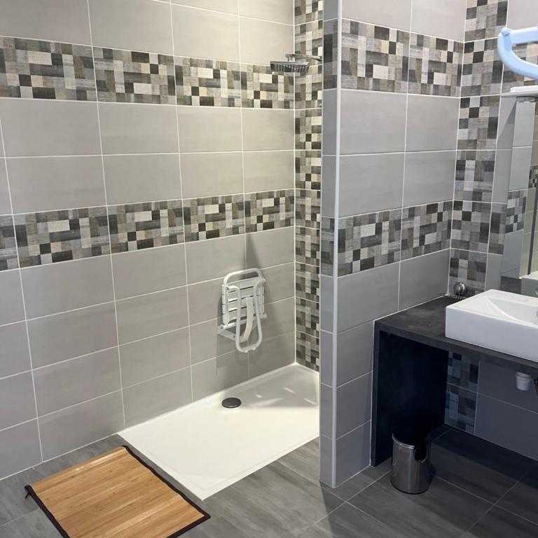 Appartement T4 140 m2 spacieux et calme pour 8 personnes - Appartement 3 Chambres - 23