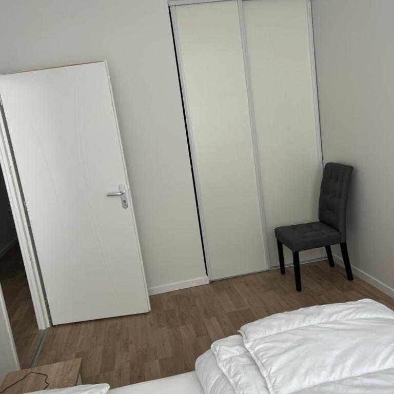 Appartement T4 140 m2 spacieux et calme pour 8 personnes - Appartement 3 Chambres - 18