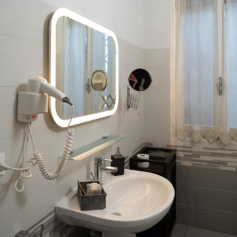 Country Resort Modena - Camera Doppia con Letti Singoli con Bagno Privato - 3