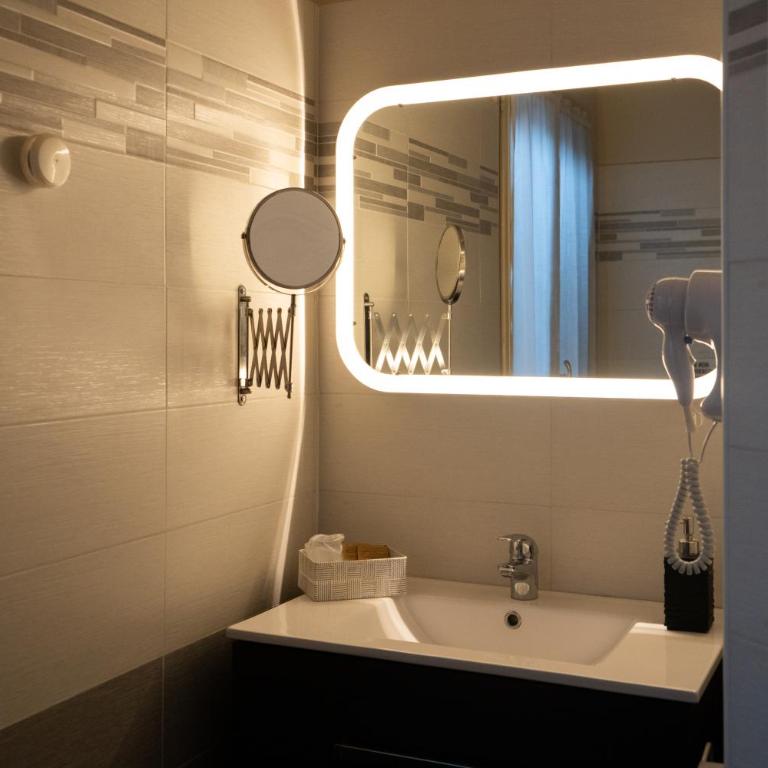 Country Resort Modena - Camera Doppia con Letti Singoli con Bagno Privato - 9