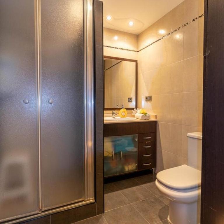 Teresa House - Three-Bedroom Apartment - 9
