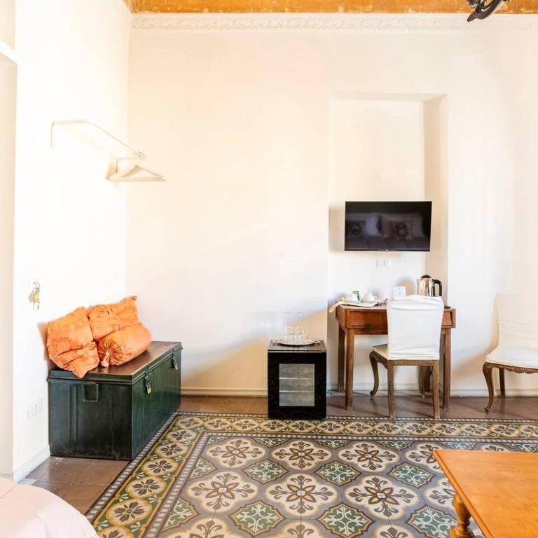 Binario 91 Rooms - Triple Room with Private External Bathroom - 6