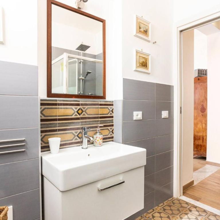 Binario 91 Rooms - Triple Room with Private External Bathroom - 19