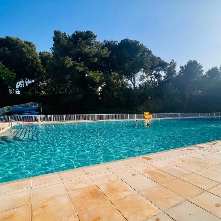 Domaine de La Coudouliere, Vue Mer, Plage, Piscine et Parc - One-Bedroom Apartment - 11