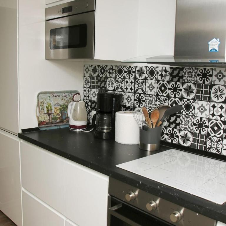 Sunshine Apartment Fuengirola - Two-Bedroom Apartment - 14