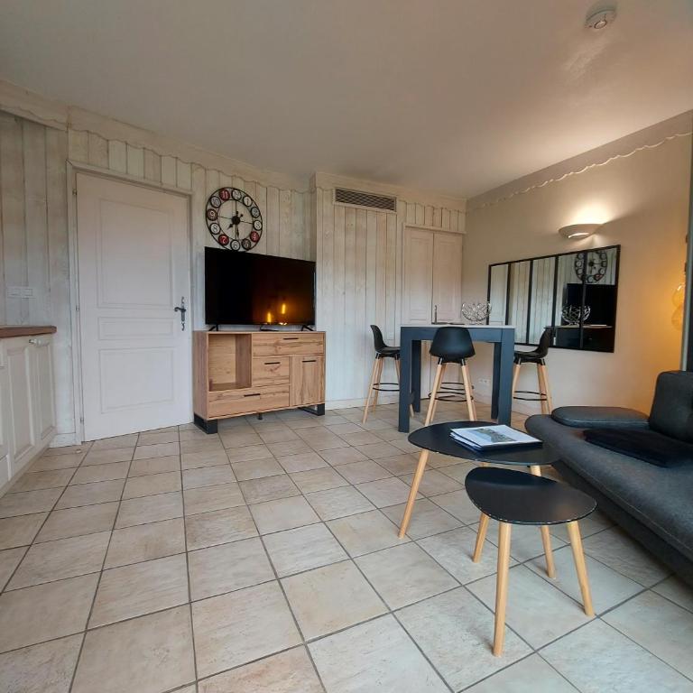 Appartement Cozy en rez de jardin avec Plage et Parking Privés au Bord du Lac d'Annecy - Appartement 1 Chambre - 31
