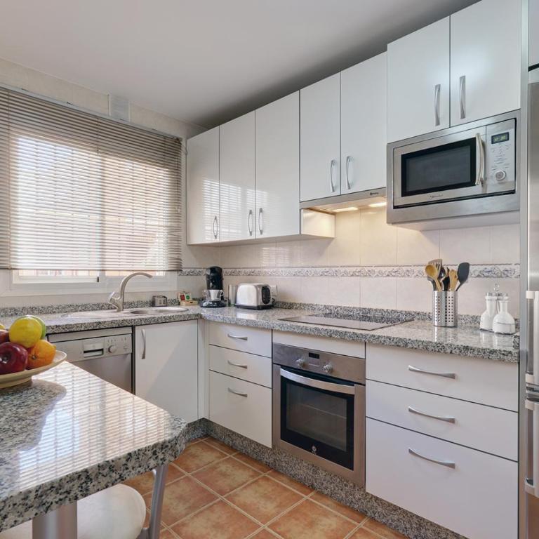 Top Floor Fuengirola Park Apartment with Parking - Apartment with Terrace - 32