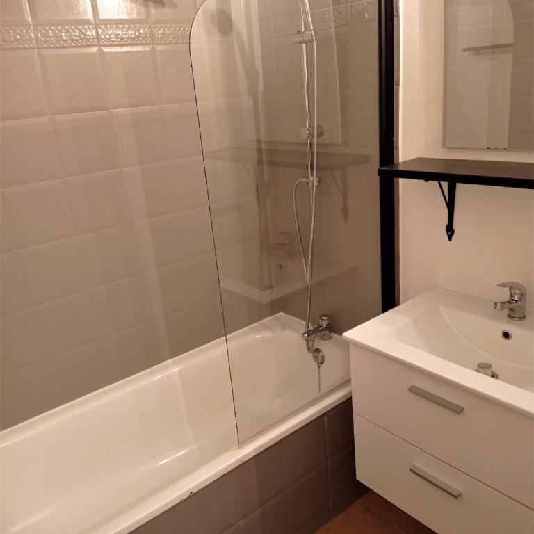 Appartement proche Cité médiévale et centre ville - Parking privé - Apartment mit 2 Schlafzimmern - 7