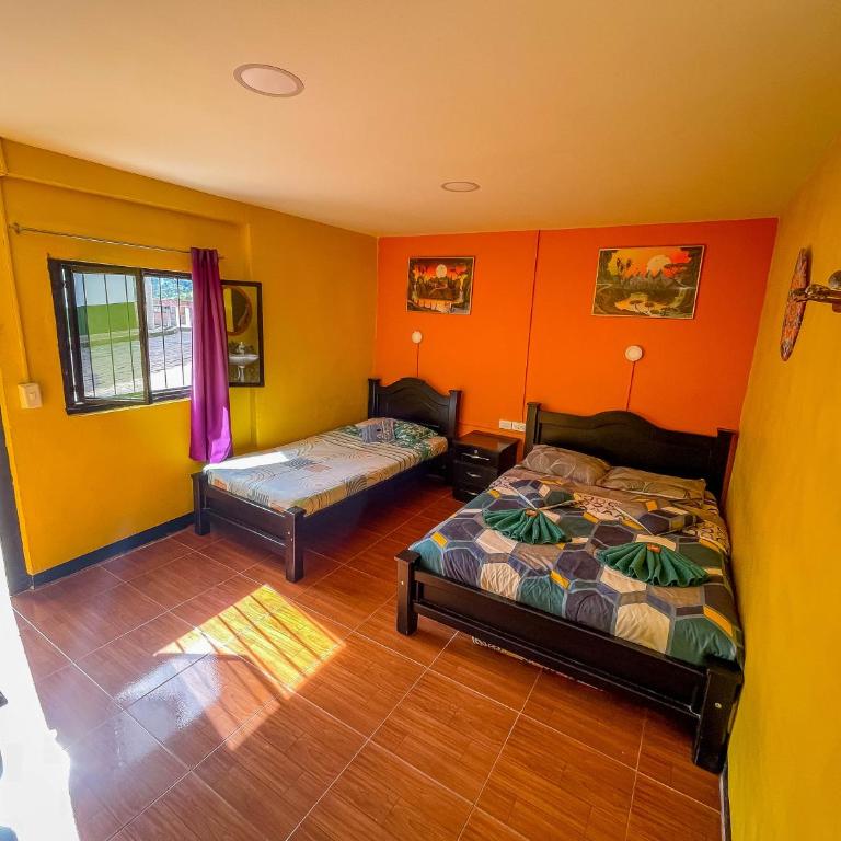 Hostal Bambu - Habitación Triple con baño privado - 3