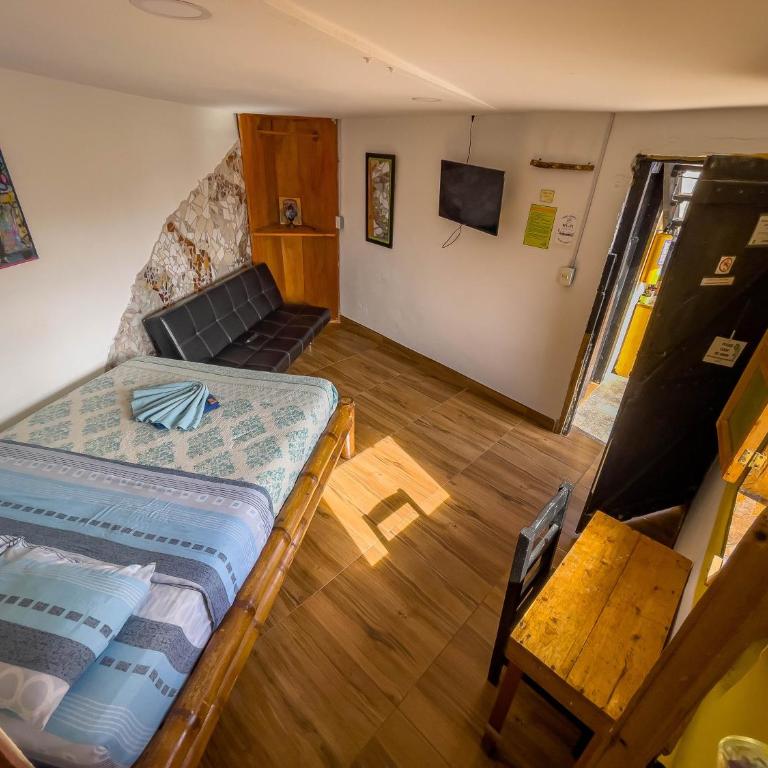 Hostal Bambu - Habitación Doble con baño privado - 3