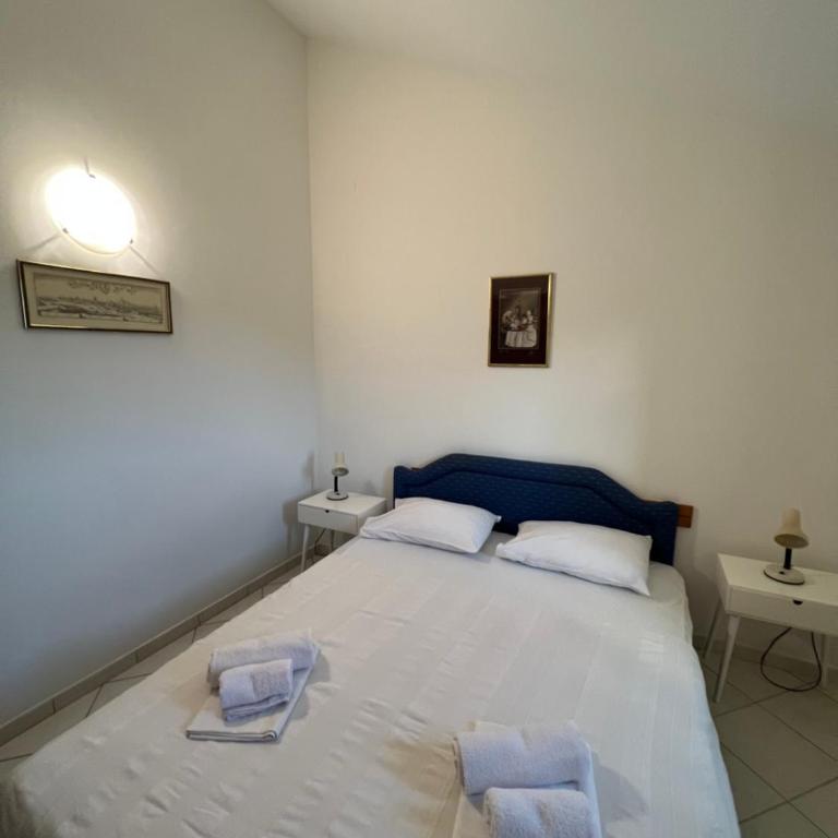 Ksenia Guesthouse Apartments and Studios - Apartman sa Pogledom na Vrt - 3