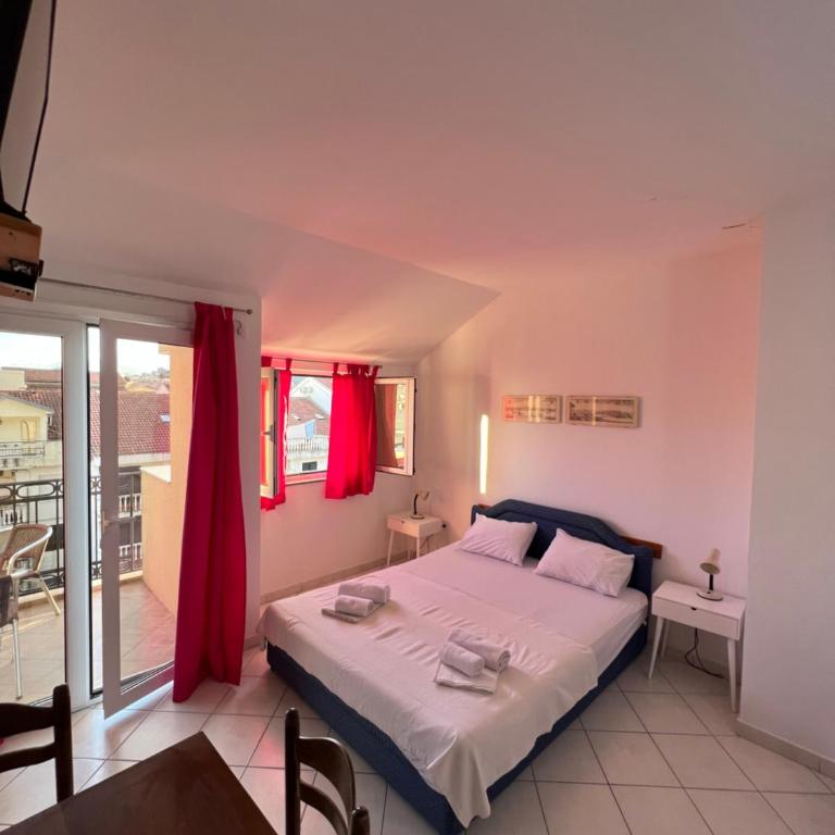 Ksenia Guesthouse Apartments and Studios - Apartman sa Balkonom - 16