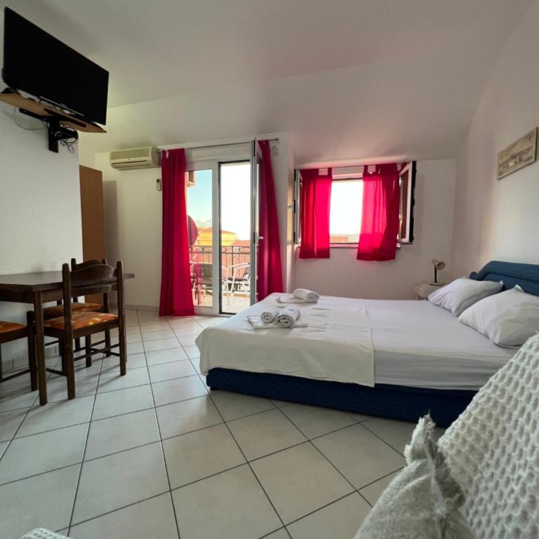 Ksenia Guesthouse Apartments and Studios - Apartman sa Balkonom - 5