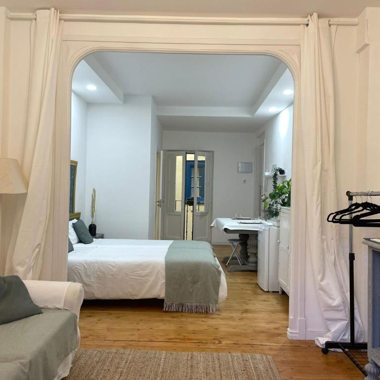 Habitación Centro Pamplona - acceso independiente - Habitación cuádruple - 6