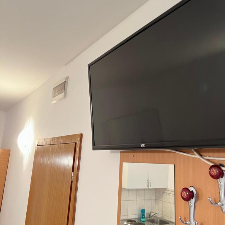 Ksenia Guesthouse Apartments and Studios - Standardni Studio - 9