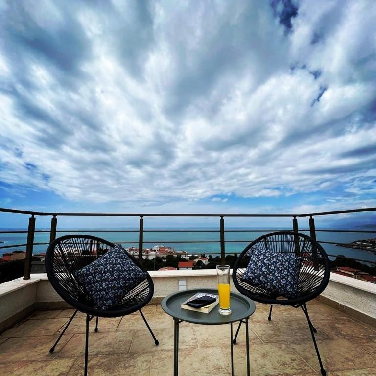 Cold Bay Mansion Luxury Sea View Suites - One-Bedroom Apartment - 30
