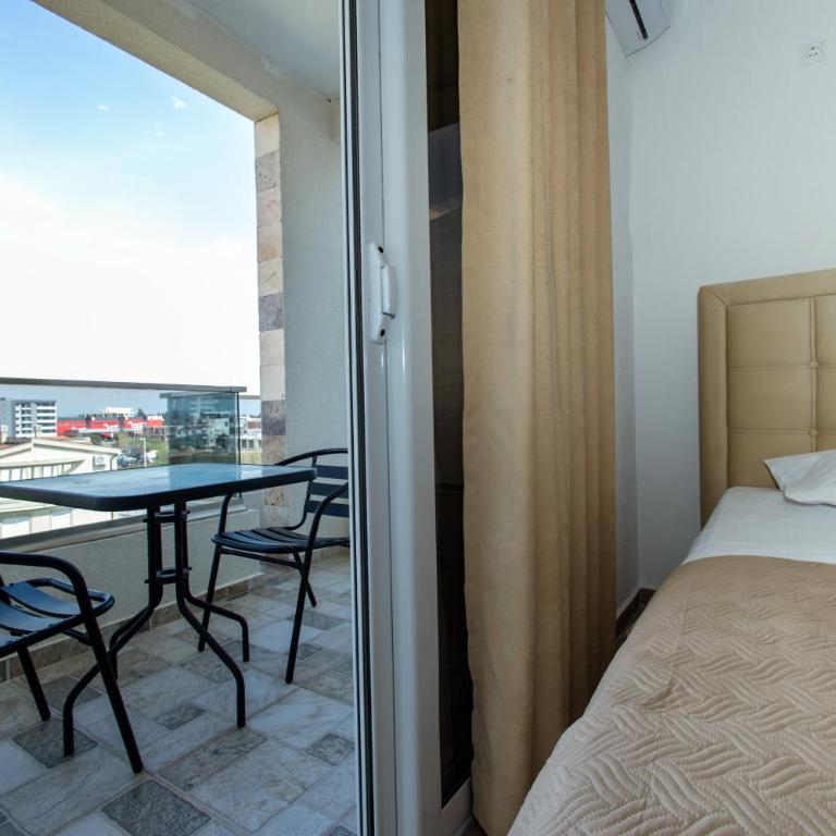 DERON Apartments - Standardna Dvokrevetna Soba sa Bračnim Krevetom - 1