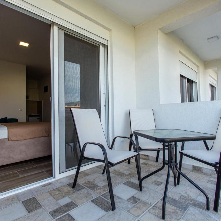 DERON Apartments - Dvokrevetna Soba sa Bračnim Krevetom - 2