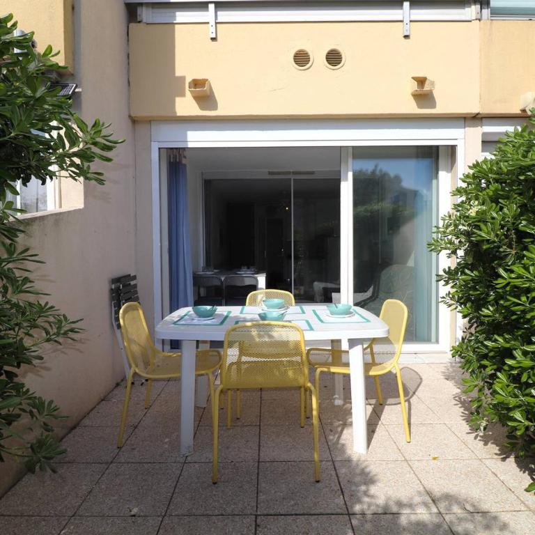 Studio Cabine 6 Pers. avec Terrasse, Loggia et Parking Privé à 2 Pas de la Plage - FR-1-307-234 - Studio - 11