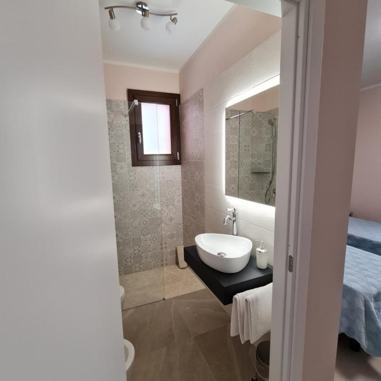 Le Anfore di Nora Domo - Deluxe Double Room with Balcony - 6