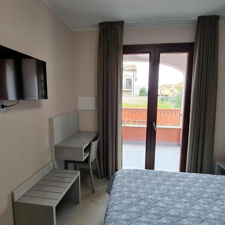 Le Anfore di Nora Domo - Deluxe Double Room with Balcony - 1