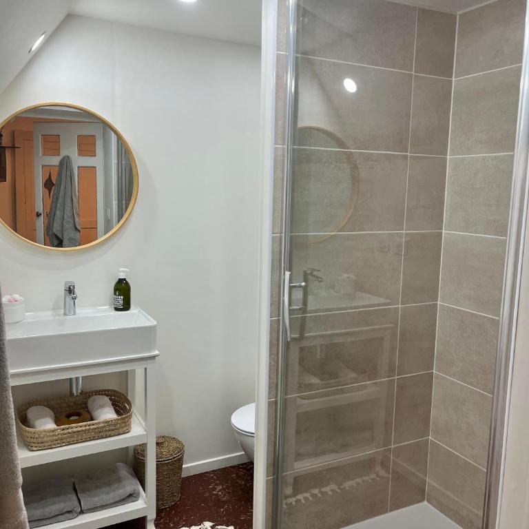 Suite Côté Hygge ALBI centre - Camera Matrimoniale con Vista Piscina - 5