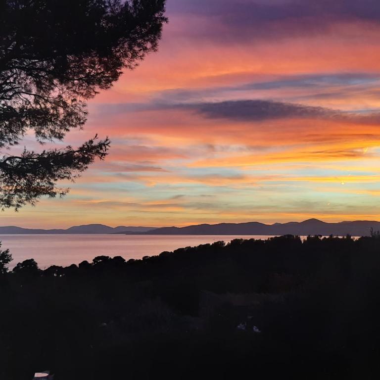 VILLA ANADINE - Aiguebonne BOULOURIS - PLEINE VUE MER - À 5 minutes à pied de la plage - Climatisée - Villa 3 Chambres - 21
