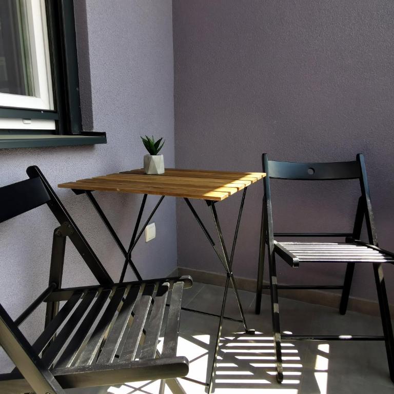 Modern Living Apts - Plaza suite - One-Bedroom Apartment - 10