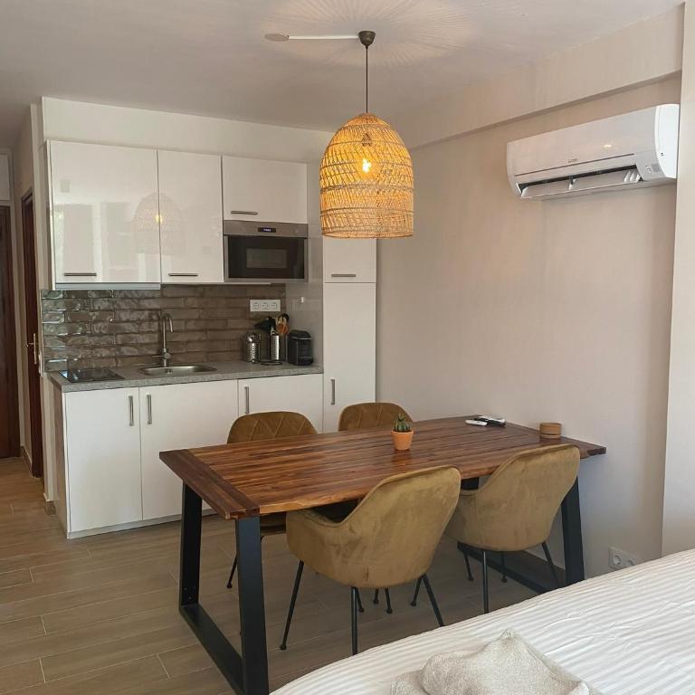 Studio Don Jim Family, Beautiful luxurious new Studio near Arenal beach - Apartamento de 1 dormitorio - 10