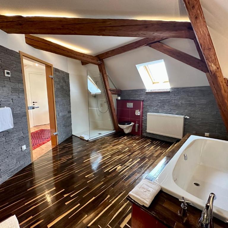 Georgi Schloss - Boutique Hotel - Junior Suite with Sauna - Annex - 5