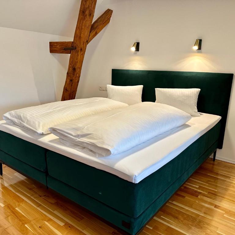 Georgi Schloss - Boutique Hotel - Junior Suite with Sauna - Annex - 4