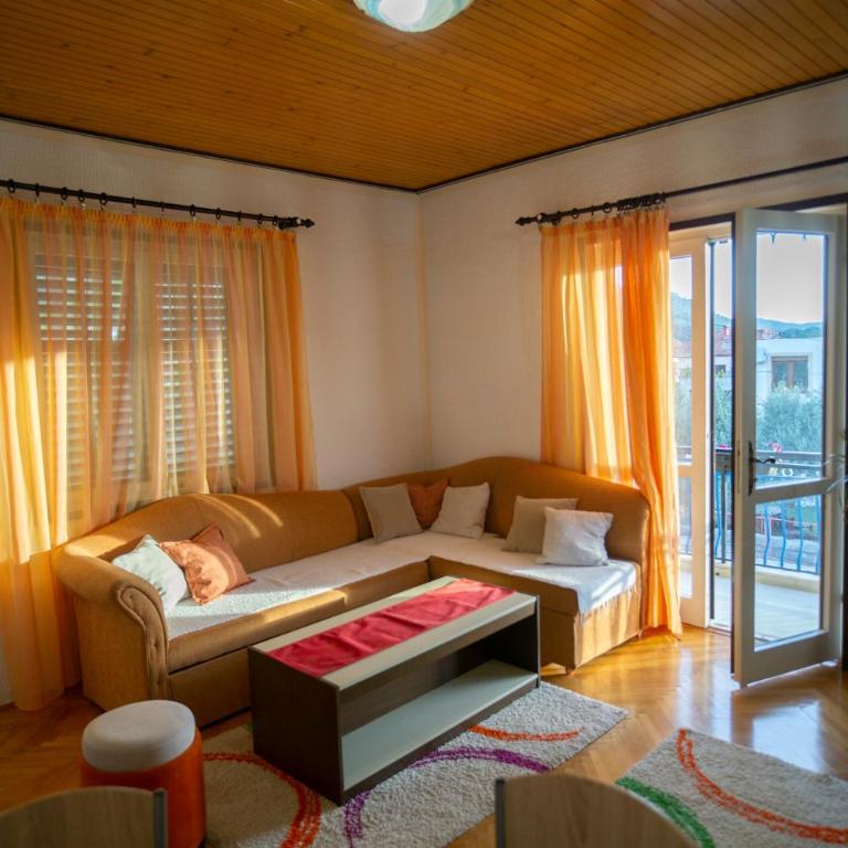 Apartman Aleksej Trebinje - Two-Bedroom Apartment - 1