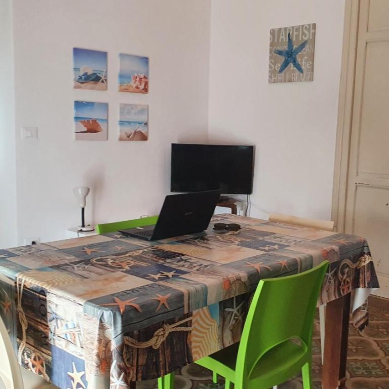 Casa Levante - Appartamento con 2 Camere da Letto e Vista Giardino - 3