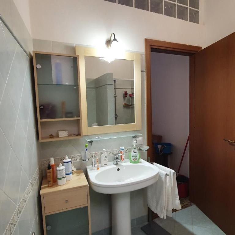 Casa Levante - Appartamento con 2 Camere da Letto e Vista Giardino - 13