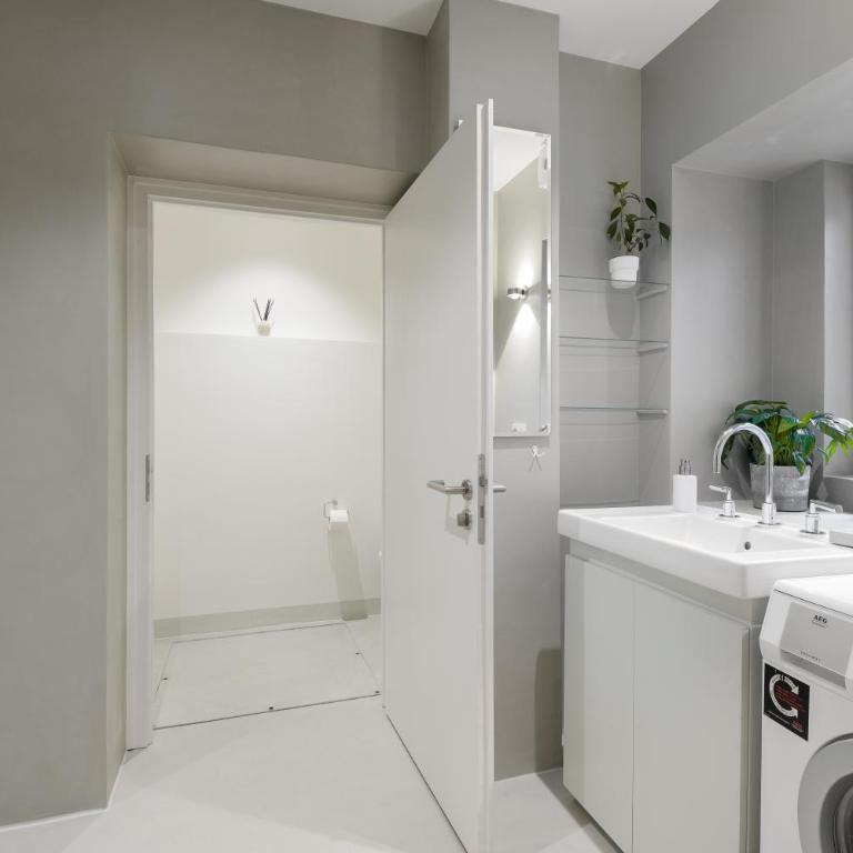 Exklusiv: Historisches Apartment mit Deckengewölbe - Apartamento de 1 dormitorio - 13