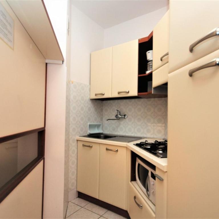Residenza Bianco Nero - Appartamento con 1 Camera da Letto - 2