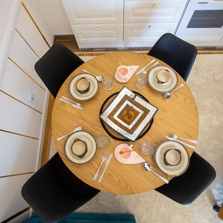 GOLD - One-Bedroom Apartment - 13