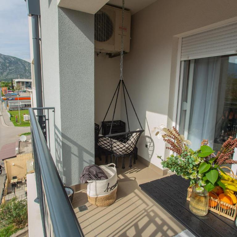 GOLD - One-Bedroom Apartment - 12