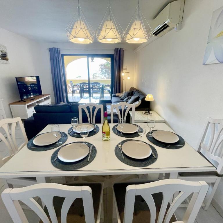 Dona Lola Martha - Spacious 3 bedroom apartment with partial sea views - Apartamento de 3 dormitorios - 4