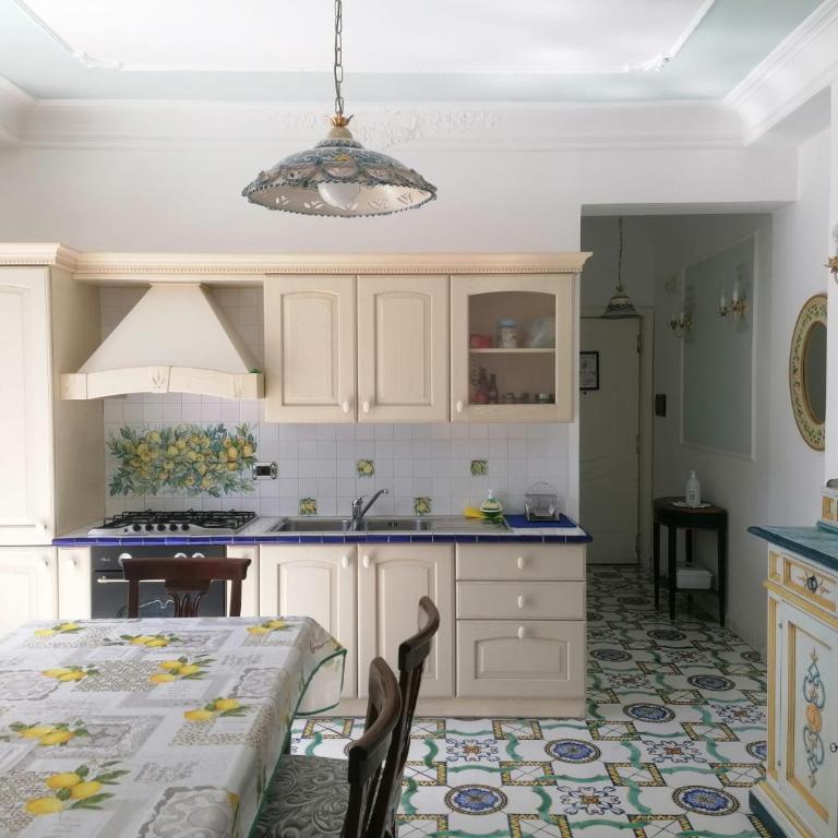 La casa di Rosa (Appartamento con terrazzo panoramico nel Cuore di Sorrento) - Appartamento - 1