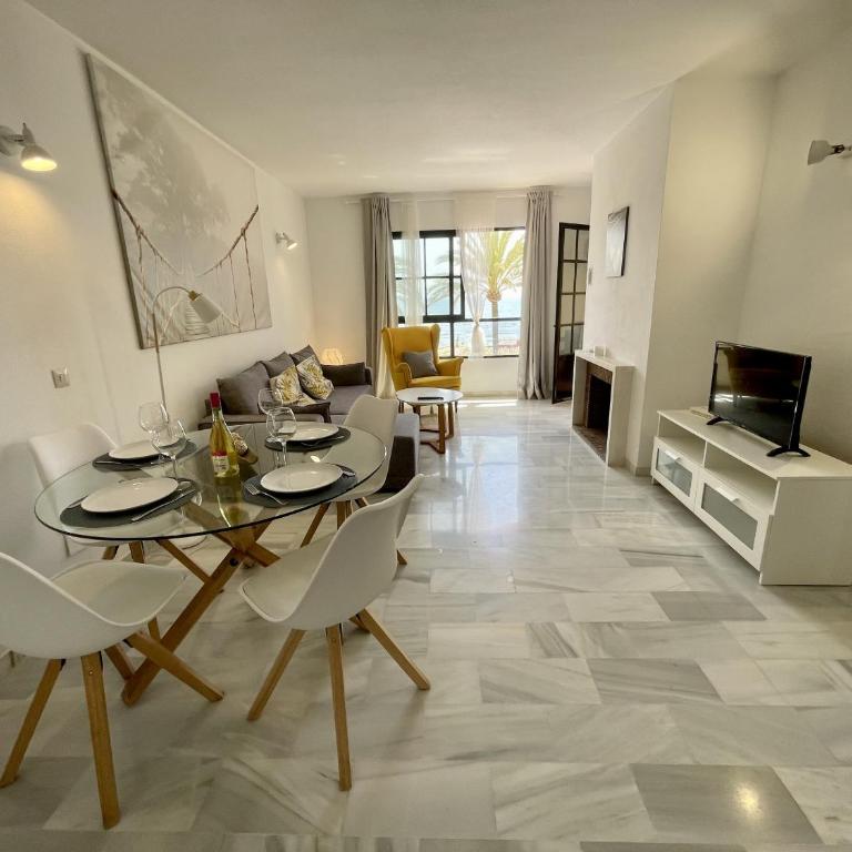 2 bedroom top floor apartament with open sea views CS197 - Apartamento de 2 dormitorios - 3