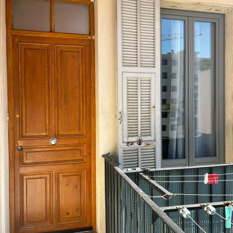 Nice - Appartement T3 rénové de 50 M2 classé 2 étoiles - Appartement 2 Chambres - 31