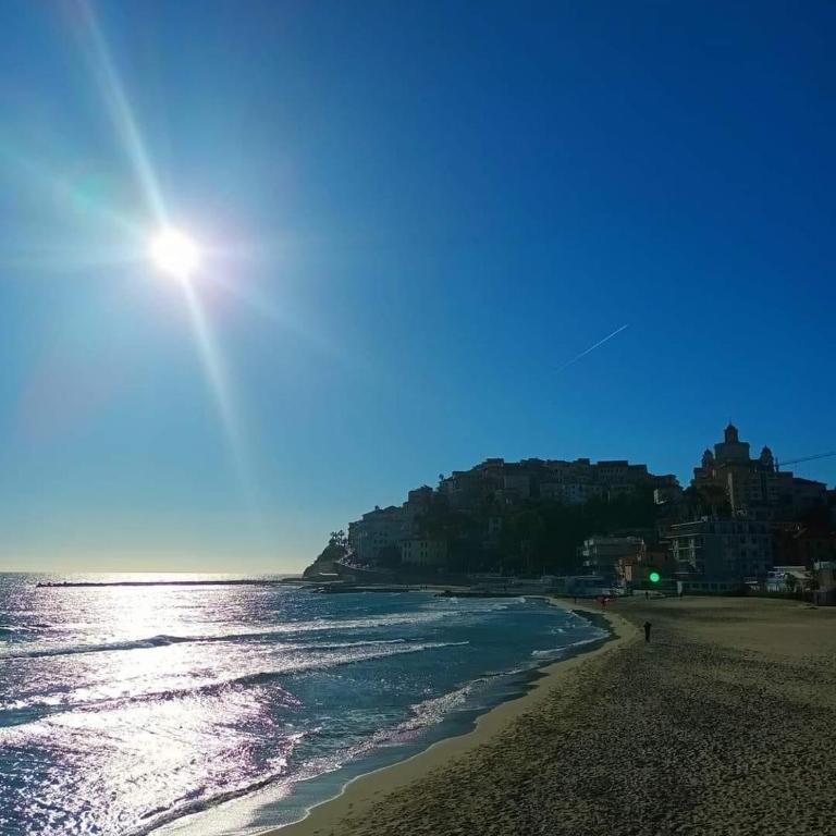 Appartamento Incantevole a 100metri dal mare e accanto alla Pista Ciclabile - Appartamento Deluxe con 1 Camera da Letto e Vista Giardino - 4