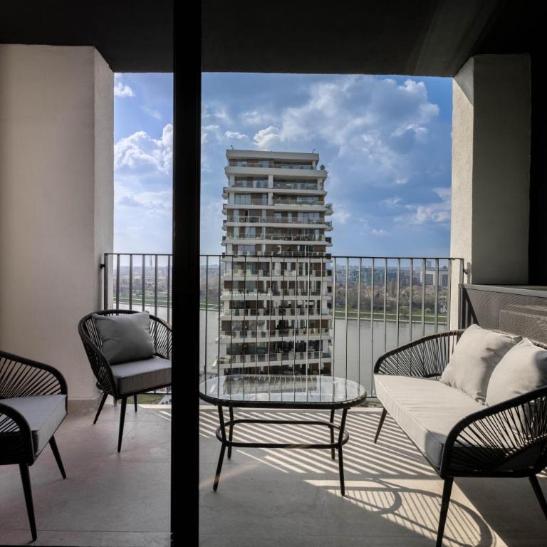 Huge 3 Bedroom Apartment With River View - Apartman sa 3 Spavaće Sobe - 2