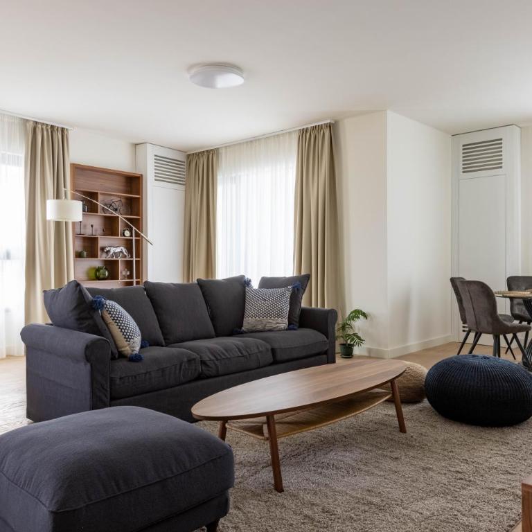 Huge 3 Bedroom Apartment With River View - Apartman sa 3 Spavaće Sobe - 7