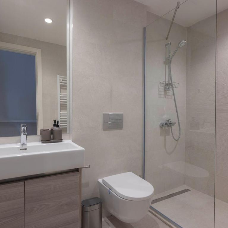 Huge 3 Bedroom Apartment With River View - Apartman sa 3 Spavaće Sobe - 22